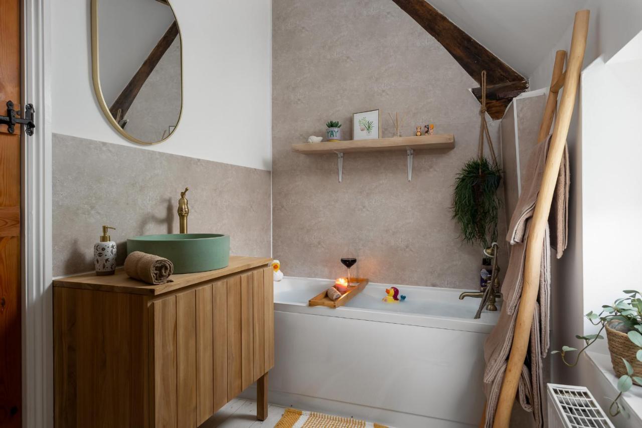 Stow On The Wold Scandi Chic Authentic Cottage Exterior photo
